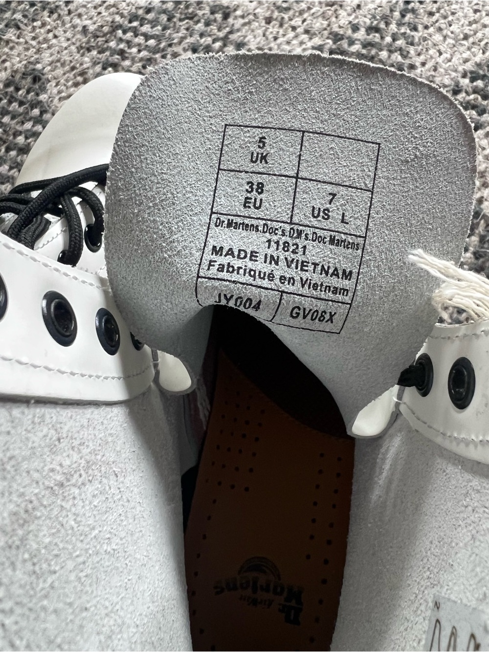 Dr. Martens White 8-Eye Lace-Up Combat Boots nwt - Picture 2 of 4
